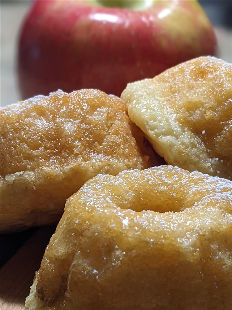Apple rum cake